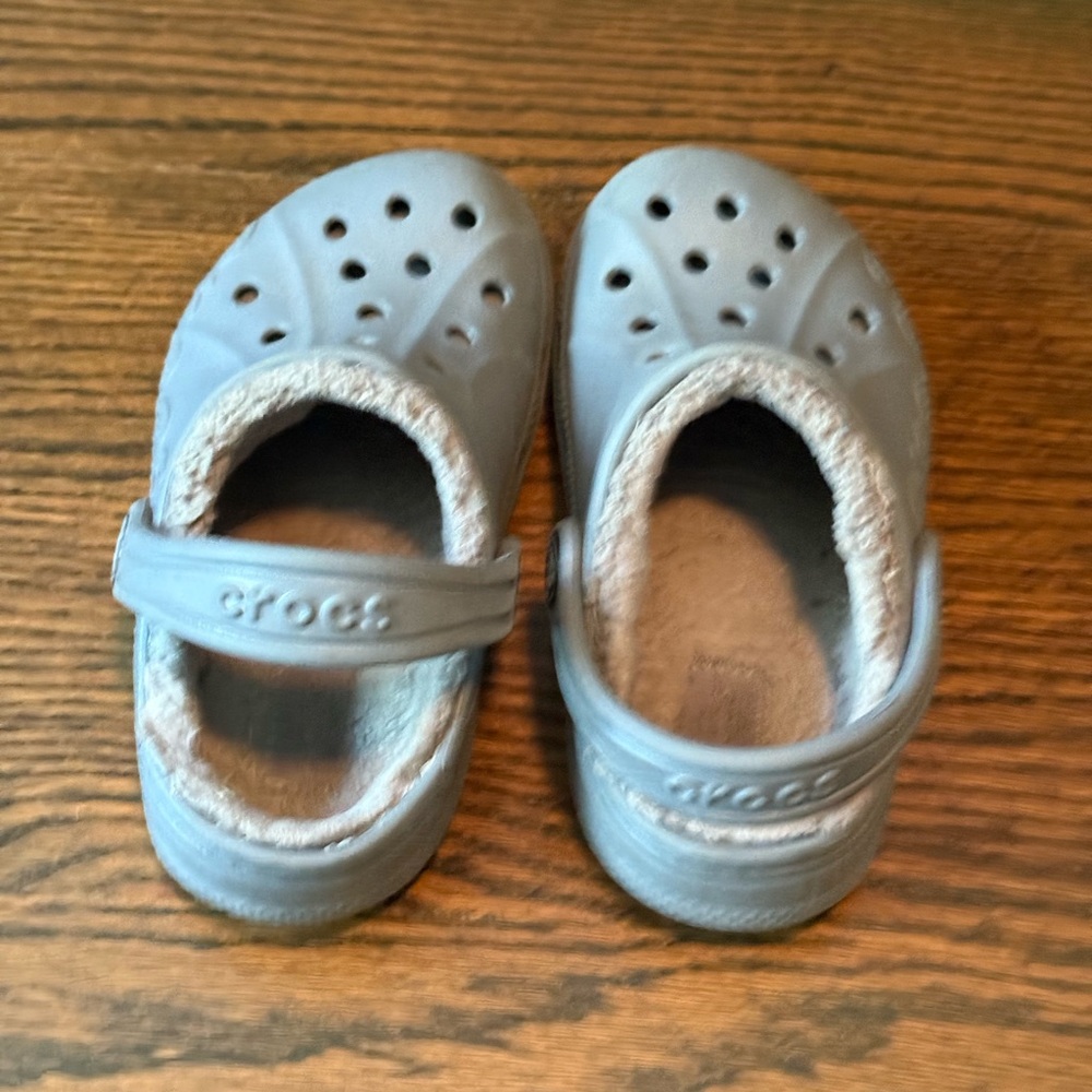 Crocs Kids' Gray Lined Clogs size 10 - Picture 4 of 4